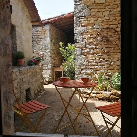 Holiday home Two Bedroom Stone Condac